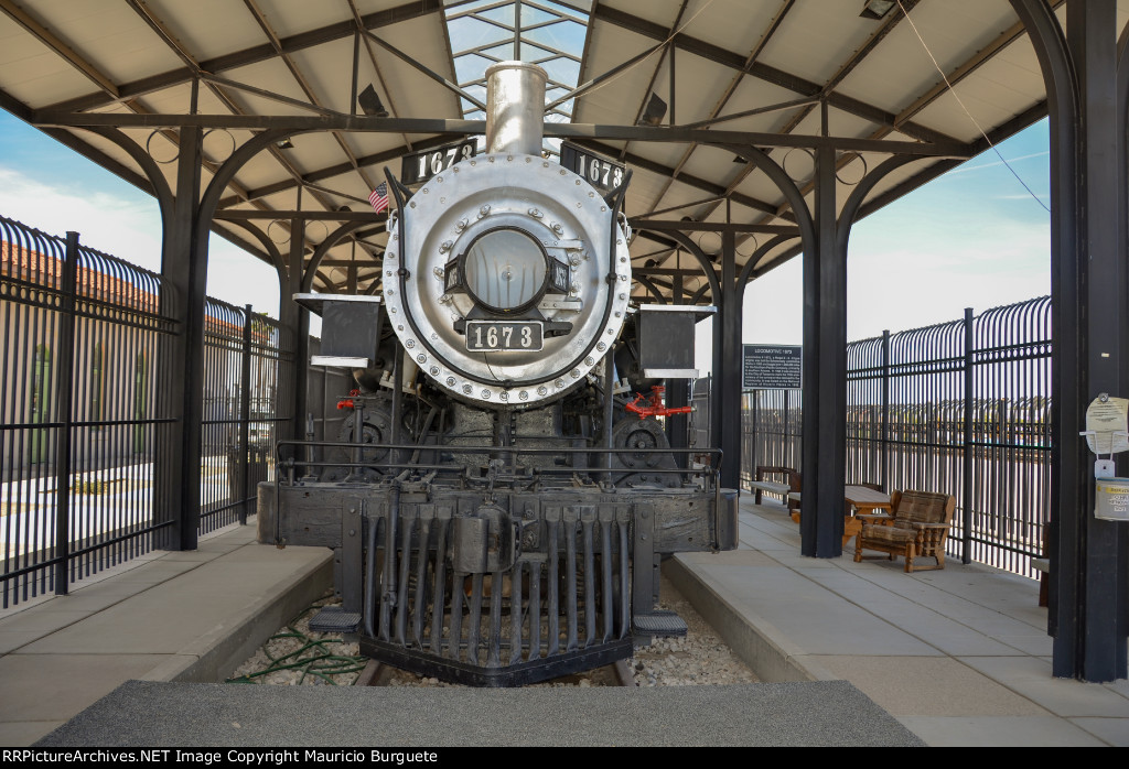 Southern Pacific 2-6-0 Steam Locomotive